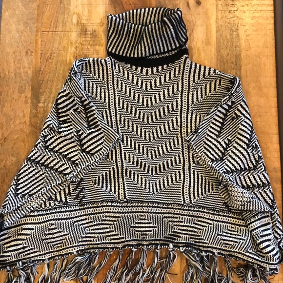 Vici Tops - Anama turtleneck poncho